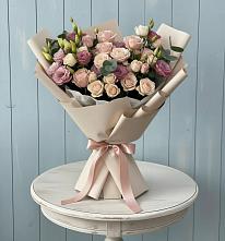 Букет цветов из:  Розы и Лизиантусы в Печоре