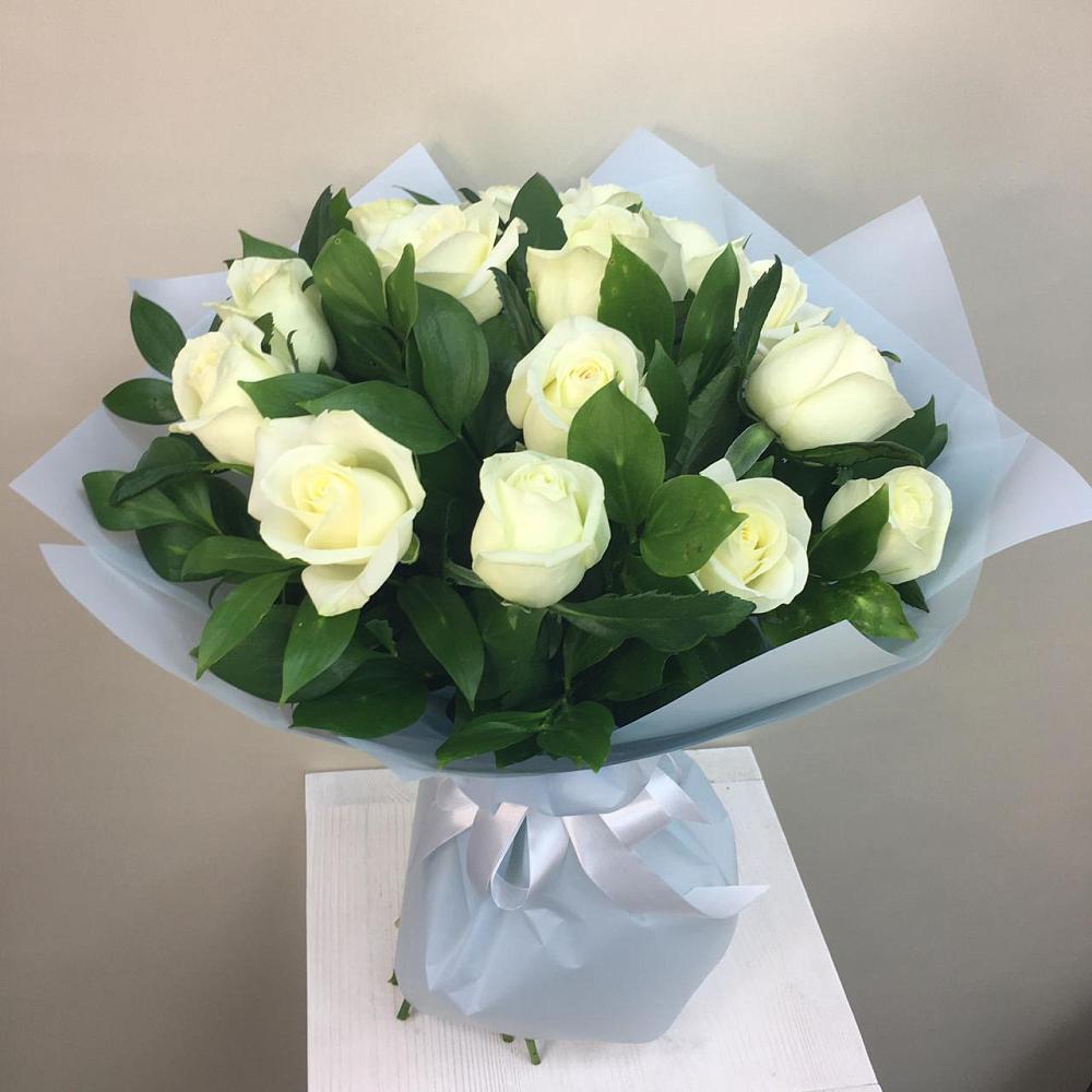 Букет 15 Белых роз Проуд в Печоре