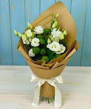 Букет цветов из:  Хризантемы и Лизиантусы в Печоре