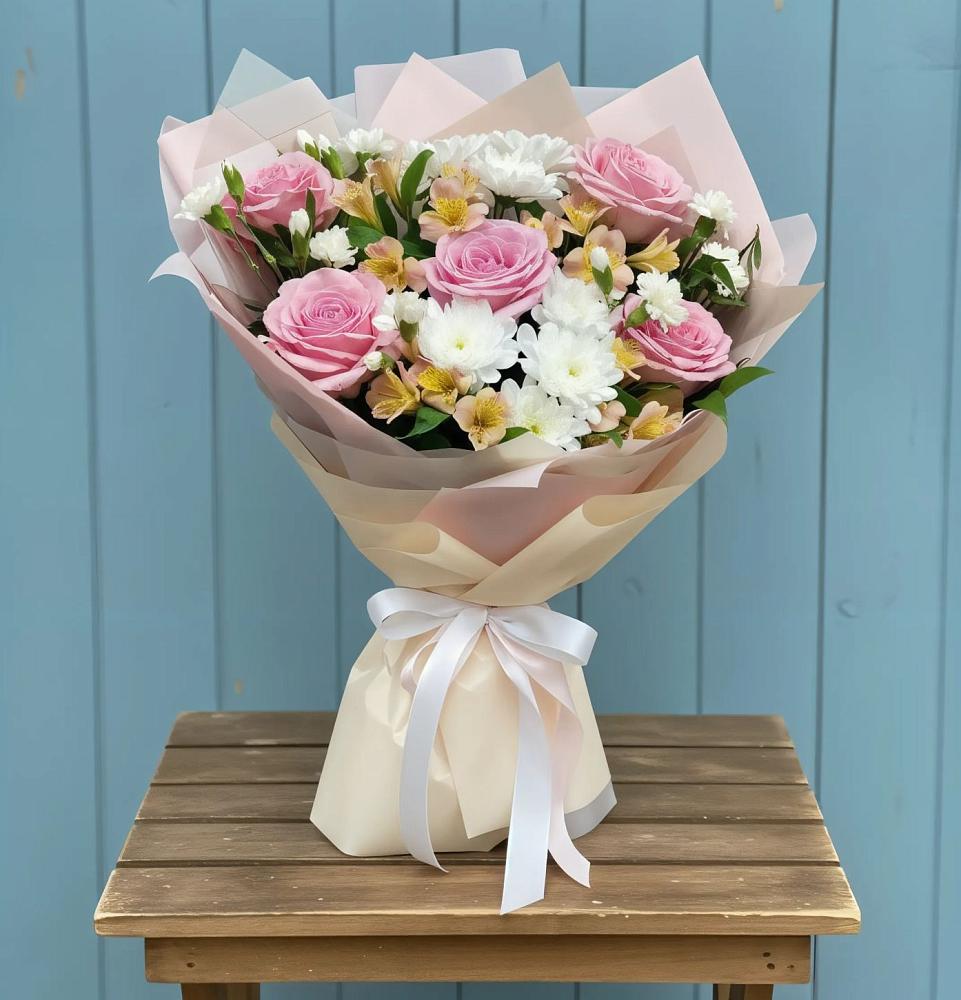 Букет цветов из: Гвоздики, Орхидеи и Розы в Печоре