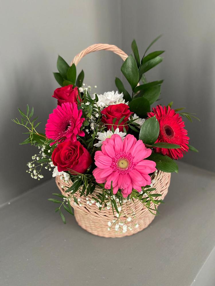 Цветочная композиция из Розы, Хризантемы и Герберы в корзине в Печоре