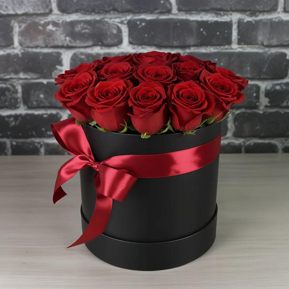 Цветочная композиция из Розы в шляпной коробке в Печоре