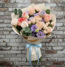 Букет цветов из:  Розы, Лизиантусы и Гвоздики #REPLACE_PRED# Печоре