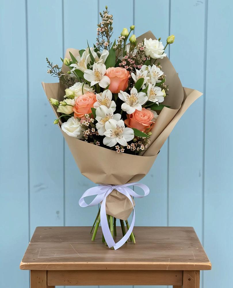 Букет цветов из: Альстромерии, Лизиантусы, Розы и Хризантемы в Печоре